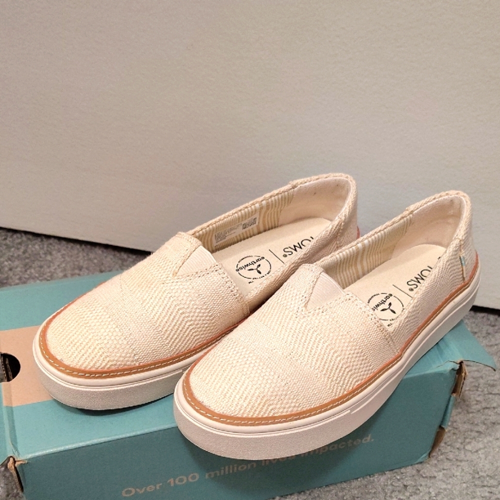 Toms Parker Woven Slip On Sneaker NWOT
